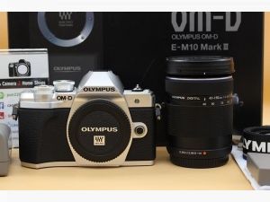ขาย Olympus OMD EM10 Mark III + Lens 40-150mm เครื่องมีประกันร้านถึง 10-10-62  สภาพสวย ใช้งานน้อย ชัตเตอร์ 4964 รูป เมนูไทย อุปกรณ์ครบกล่อง  อุปกรณ์และรายล
